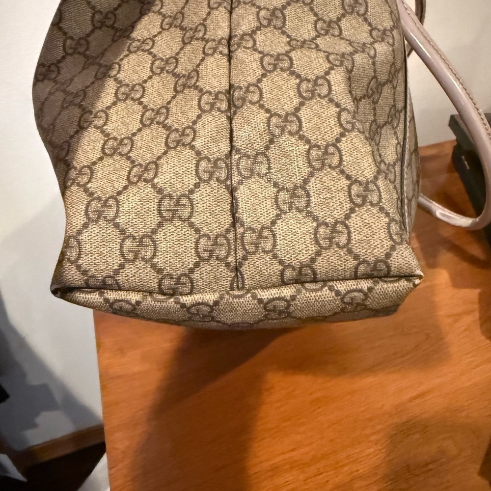 Gucci Monogram Tote Bag with Lilac Trim - Picture 6 of 15